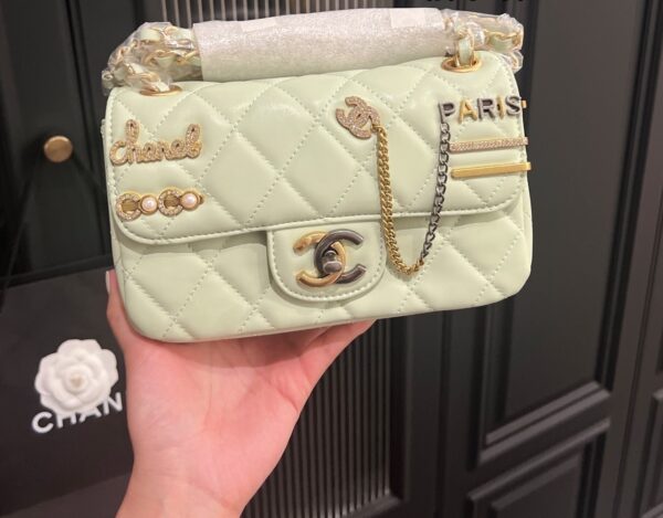 CHANEL 22C QUILTED LUCKY CHARM LIGHT GREEN 20CM - Image 2