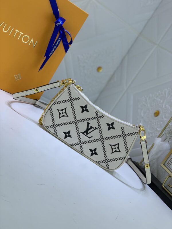 LOUIS VUITTON EASY POUCH ON STRAP WHITE 19CM M81137 - Image 4