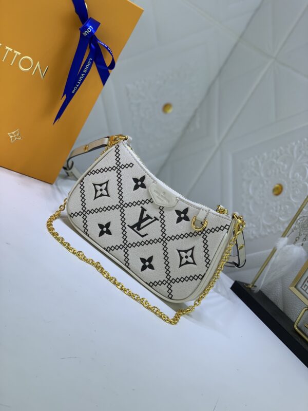 LOUIS VUITTON EASY POUCH ON STRAP WHITE 19CM M81137 - Image 3