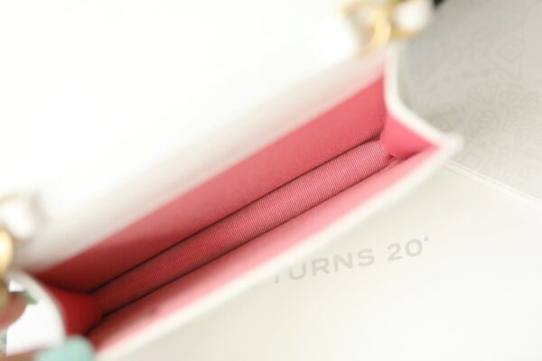 CHANEL 19 FLAP COIN PURSE WITH CHAIN WHITE 12CM - Image 8